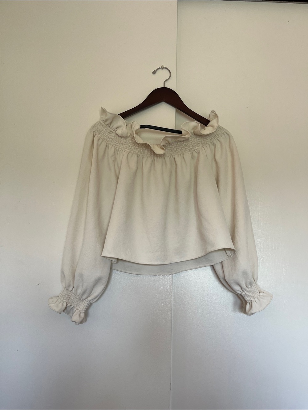 Diane Von Furstenberg Cream Off-Shoulder Ruffle Smocked Blouse